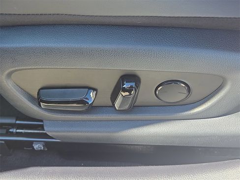 Used 2023 Lexus ES 300h F Sport image 21