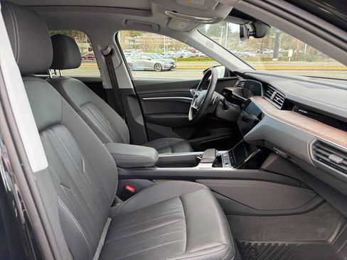 Used 2019 Audi e-tron Premium Plus image 20