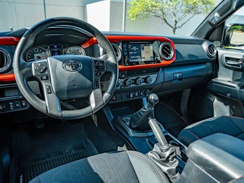 Used 2019 Toyota Tacoma TRD Off-Road AWD/4WD image 32