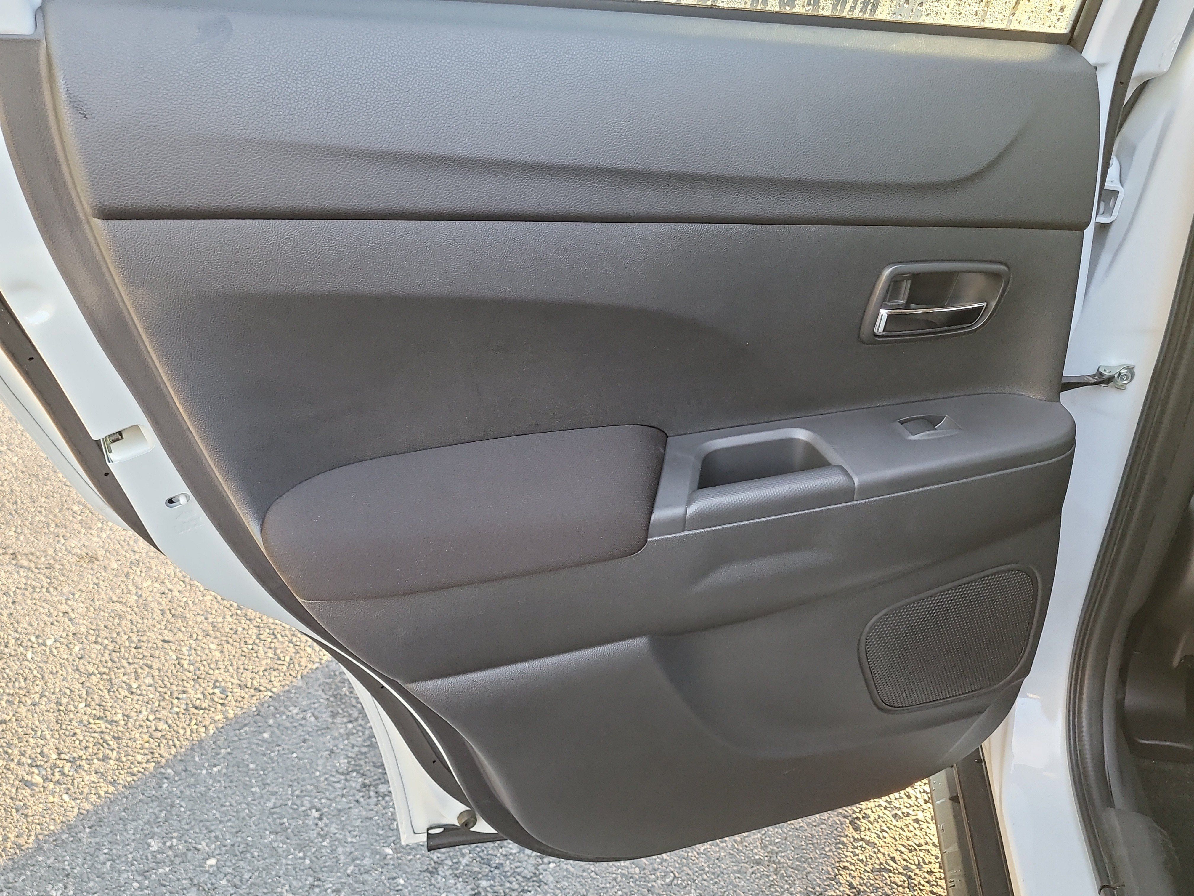 Used 2025 Mitsubishi Outlander Sport LE AWD/4WD image 12