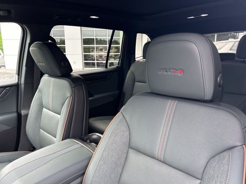 New 2026 GMC Acadia AT4 w/ Luxury Package AWD/4WD image 19