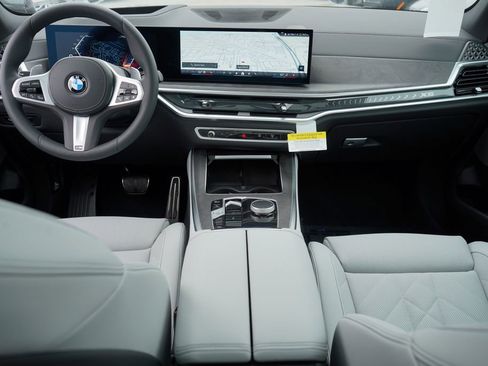 Used 2026 BMW X5 xDrive40i w/ M Sport Package image 13