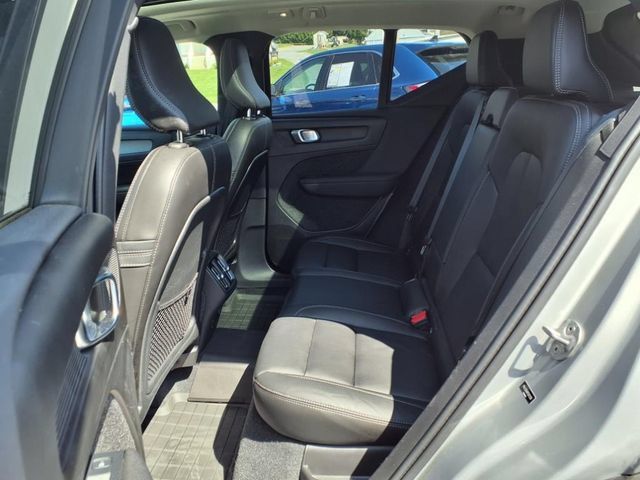 Used 2023 Volvo XC40 B5 Plus w/ Protection Package Premier AWD/4WD image 13