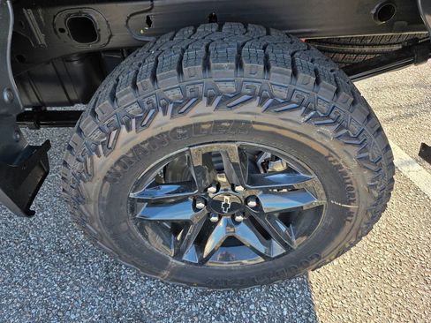 New 2026 Chevrolet Silverado 1500 Custom Trail Boss AWD/4WD image 19