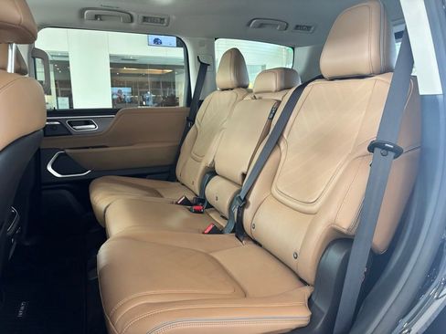 Certified 2026 INFINITI QX80 Luxe w/ Cargo Package AWD/4WD image 24
