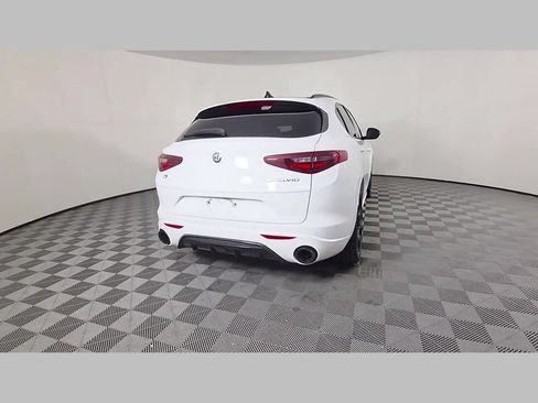 Used 2023 Alfa Romeo Stelvio Veloce AWD/4WD image 39