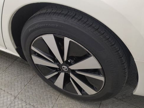Used 2020 Nissan Altima 2.5 SV FWD image 31