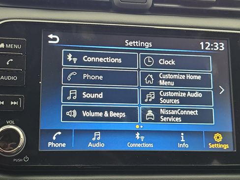 New 2025 Nissan Versa SR w/ Trunk Package image 20