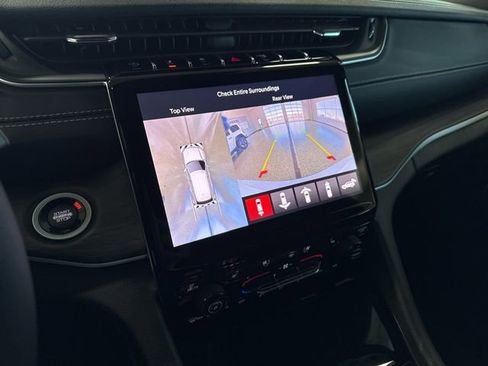 New 2025 Jeep Grand Cherokee L Limited w/ Luxury Tech Group II image 14