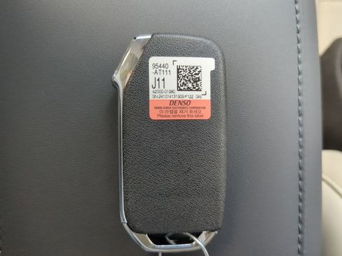 New 2025 Kia Niro EX image 26