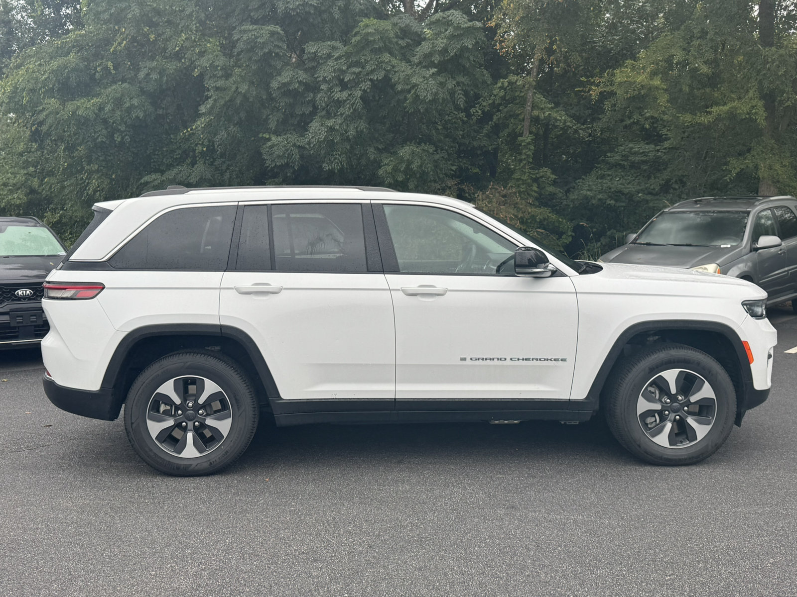 Used 2024 Jeep Grand Cherokee Limited 4xe AWD/4WD image 4