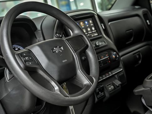 Used 2020 Chevrolet Silverado 1500 Custom Trail Boss w/ Custom Convenience Package AWD/4WD image 16