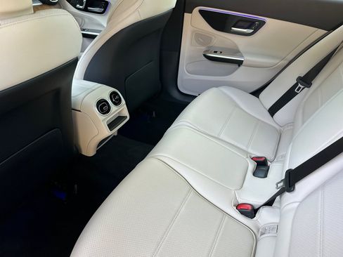 Used 2023 Mercedes-Benz C 300 Sedan image 29