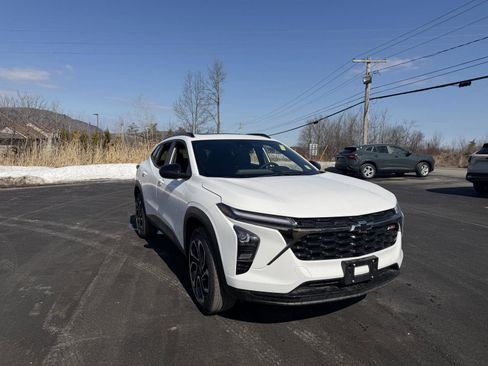 New 2026 Chevrolet Trax RS w/ Sunroof Package image 7