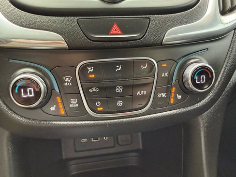 Used 2020 Chevrolet Equinox LT image 17