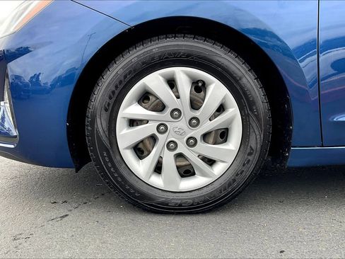 Used 2019 Hyundai Elantra SE image 12