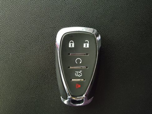 Used 2019 Chevrolet Equinox LT image 32