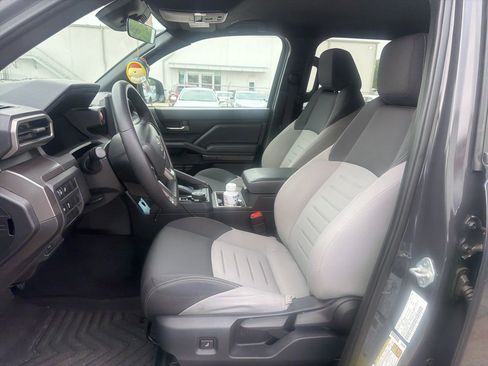 Used 2024 Toyota Tacoma TRD Off-Road AWD/4WD image 7