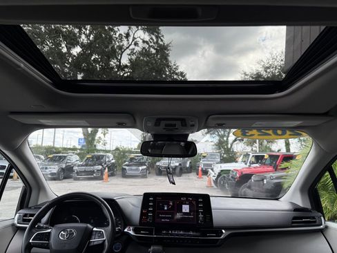 Used 2023 Toyota Sienna XLE image 25