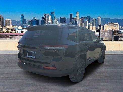 New 2025 Jeep Grand Cherokee L Altitude image 3
