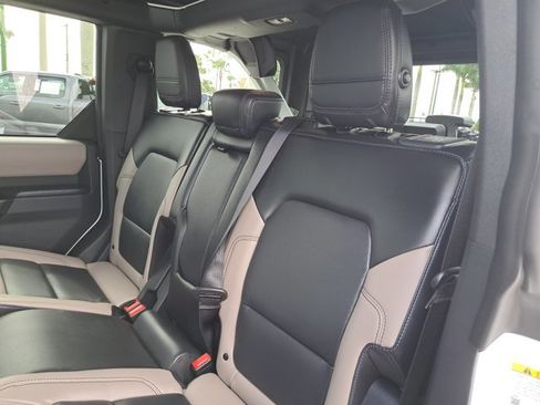 Used 2024 Ford Bronco Wildtrak image 15