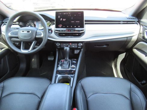 Used 2026 Jeep Compass Limited AWD/4WD image 12