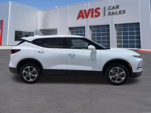 Used 2025 Chevrolet Blazer LT FWD image 5