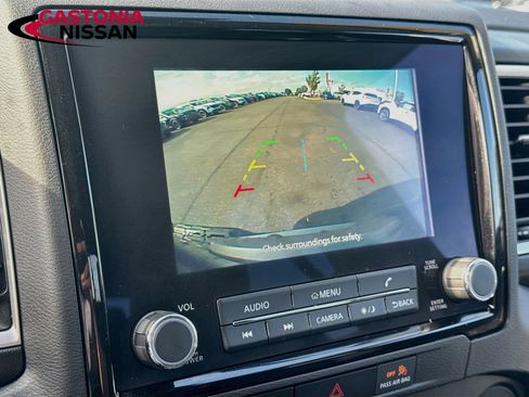 Used 2024 Nissan Frontier SL AWD/4WD image 17
