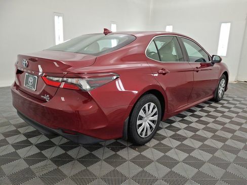 Certified 2022 Toyota Camry LE image 24