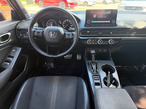Used 2023 Honda Civic Sport image 13