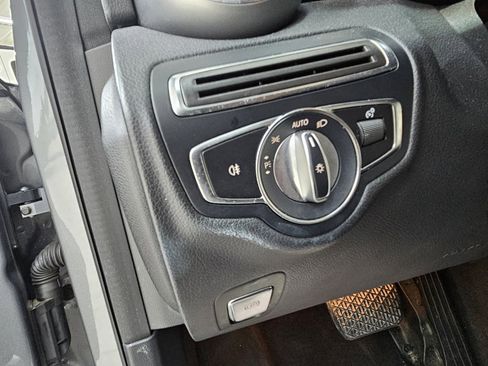 Used 2018 Mercedes-Benz C 300 Sedan w/ Premium Package image 35