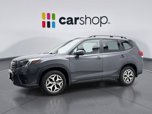 Used 2023 Subaru Forester Premium AWD/4WD image 1