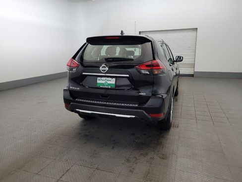 Used 2018 Nissan Rogue S AWD/4WD image 7