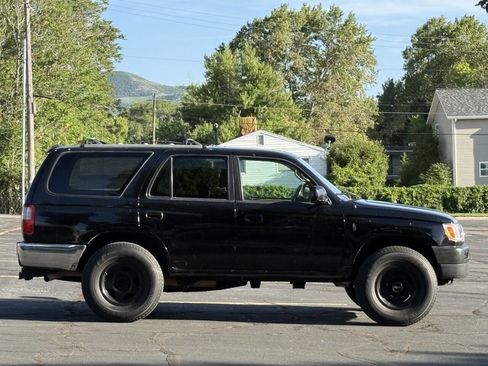 Used 2000 Toyota 4Runner SR5 RWD image 4