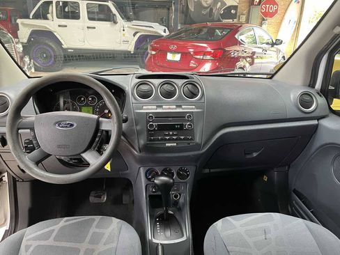 Used 2013 Ford Transit Connect XLT FWD image 9