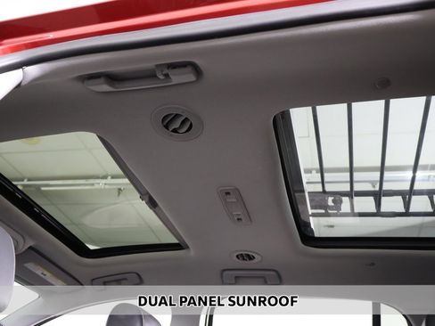 Used 2021 GMC Acadia SLT w/ Elevation Edition image 4