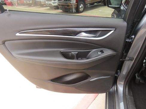 Used 2021 Buick Enclave Avenir w/ Avenir Technology Package FWD image 20