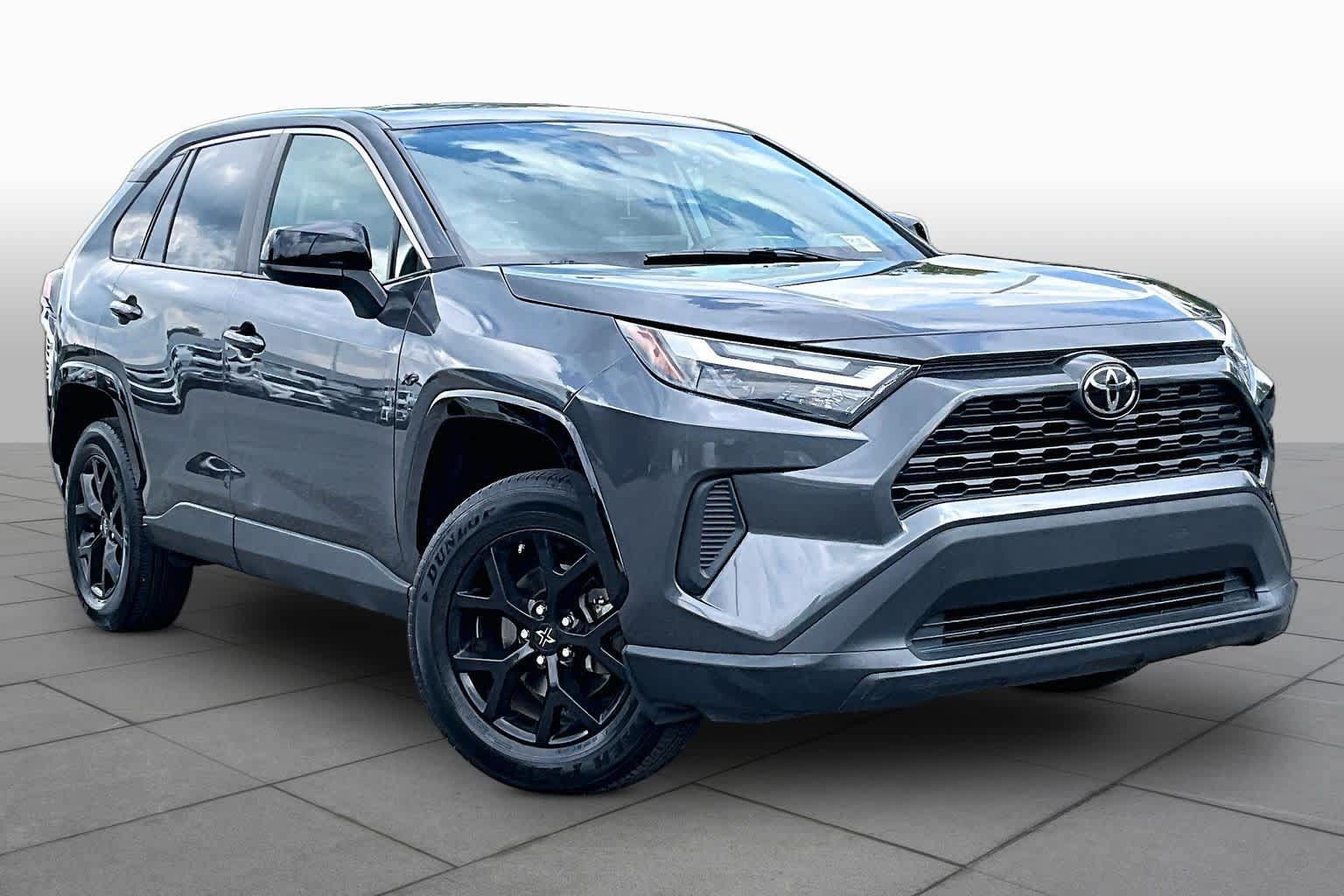 Used 2023 Toyota RAV4 LE FWD image 3