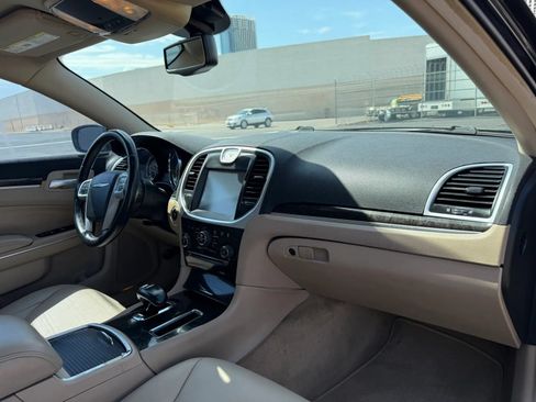 Used 2014 Chrysler 300 RWD image 10