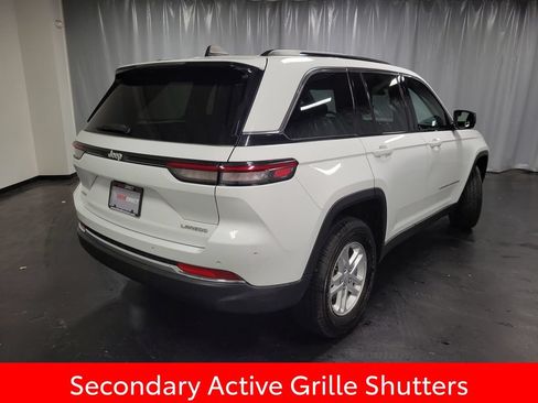 Used 2024 Jeep Grand Cherokee Laredo w/ Luxury Tech Group I AWD/4WD image 8