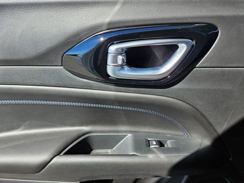 New 2026 Jeep Compass Latitude image 10