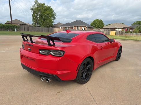 Used 2023 Chevrolet Camaro LT RWD image 5