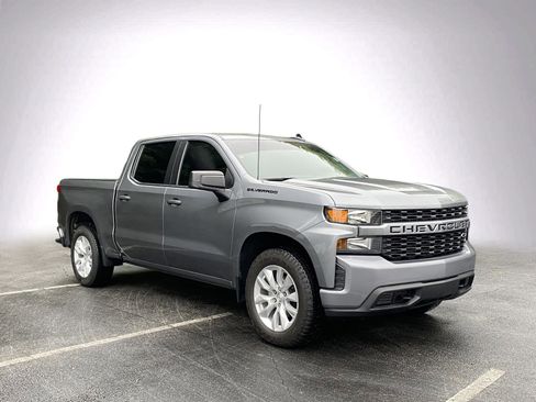 Used 2022 Chevrolet Silverado 1500 Custom w/ LPO, Dark Essentials Package RWD image 2
