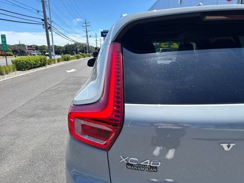 Certified 2025 Volvo XC40 B5 Plus AWD/4WD image 8