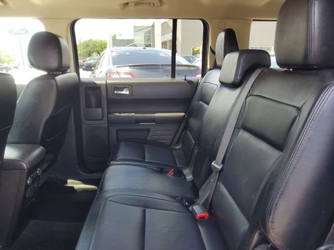 Used 2018 Ford Flex SE image 25