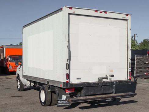 Used 2016 Ford E-350 and Econoline 350 Super Duty image 6