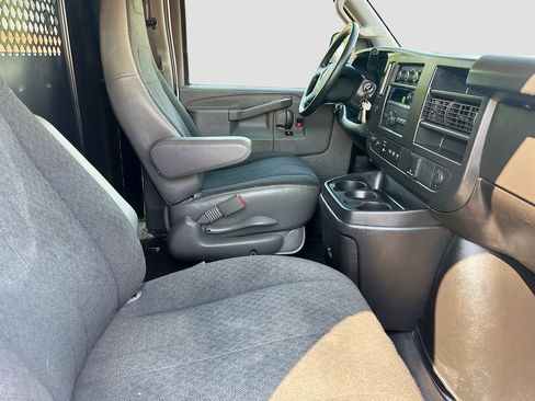 Used 2022 GMC Savana 2500 Work Van w/ Driver Convenience Package image 29