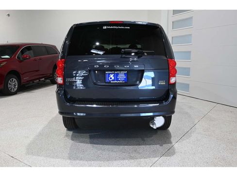Used 2014 Dodge Grand Caravan SXT FWD image 7