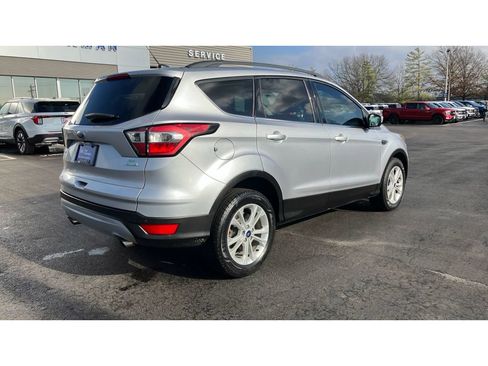 Certified 2017 Ford Escape SE w/ Equipment Group 201A image 8