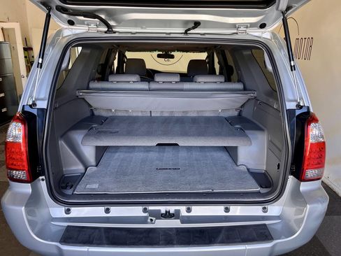 Used 2006 Toyota 4Runner SR5 AWD/4WD image 17